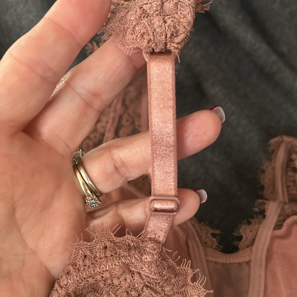 Lace bra - Picture 4 of 7